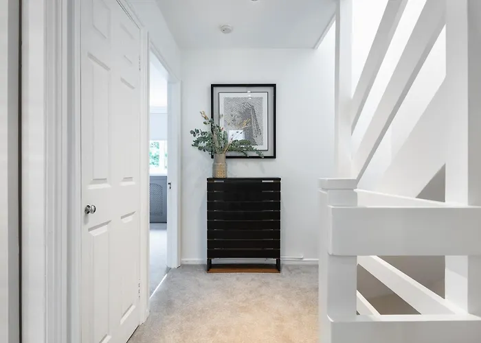 Rare 4Beds Townhouse In Kensington With Patio